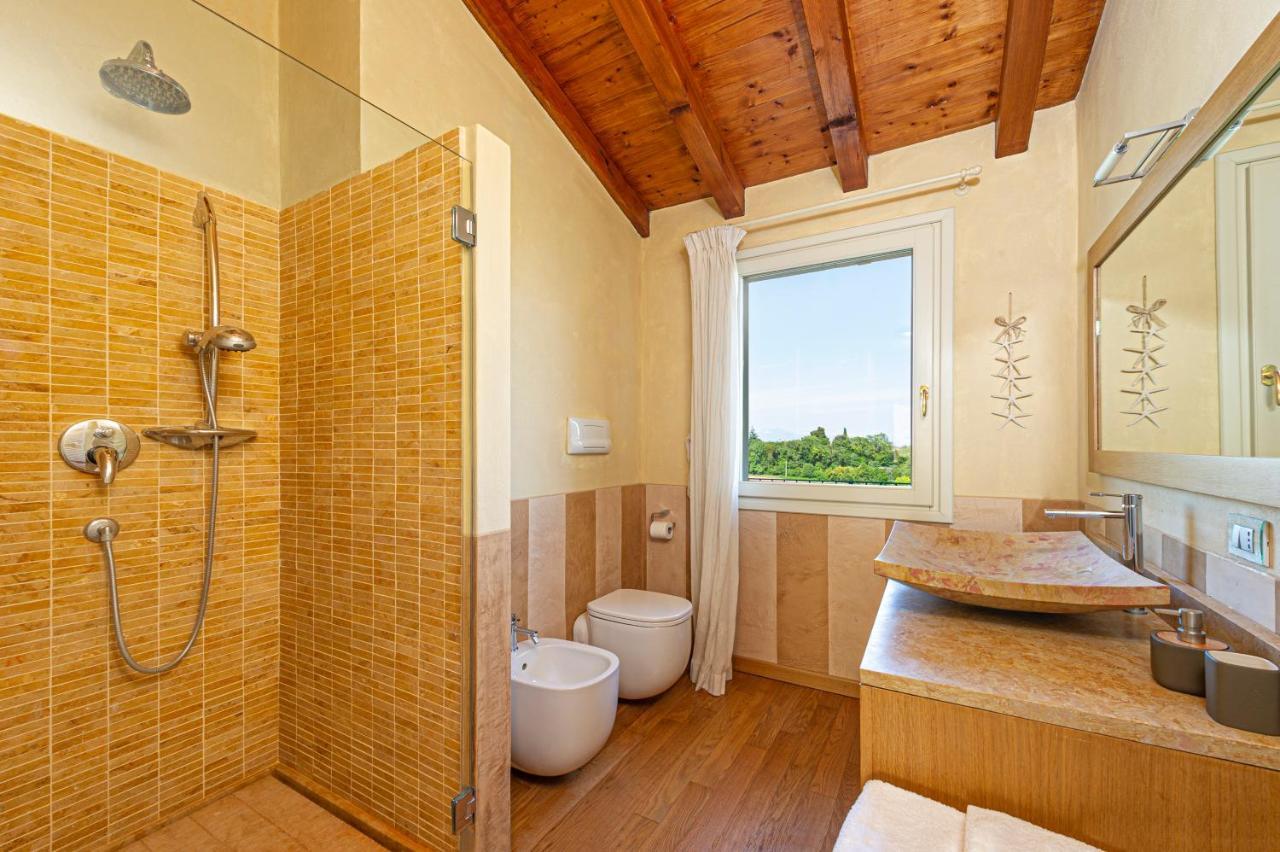 Villa Pratello Padenghe sul Garda Bagian luar foto
